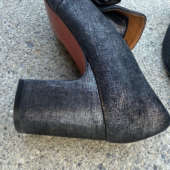 Chie Mihara size 9.5 excellent near new Shimmering Black gold undertones w/ Bows - Picture 12 of 16